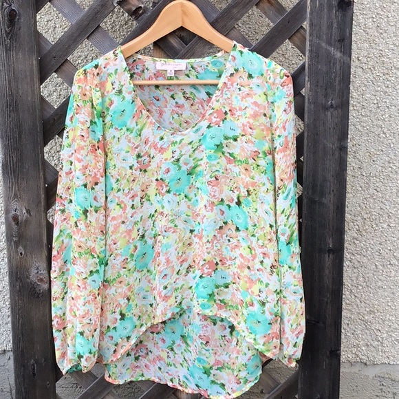 Philosophy Tops - Philosophy light weight colorful tunic blouse